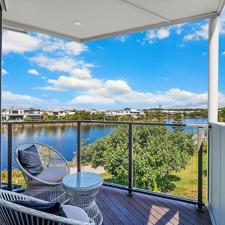 Welcoming Lakeside Getaway With Waterviews, Wifi, Pool & Park Mooloolaba Exterior photo
