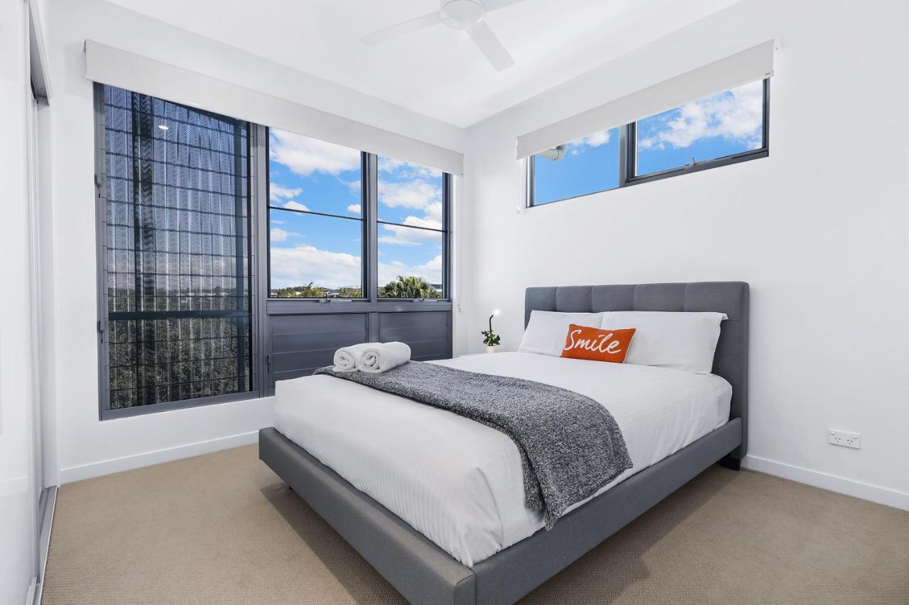 Welcoming Lakeside Getaway With Waterviews, Wifi, Pool & Park Mooloolaba Exterior photo