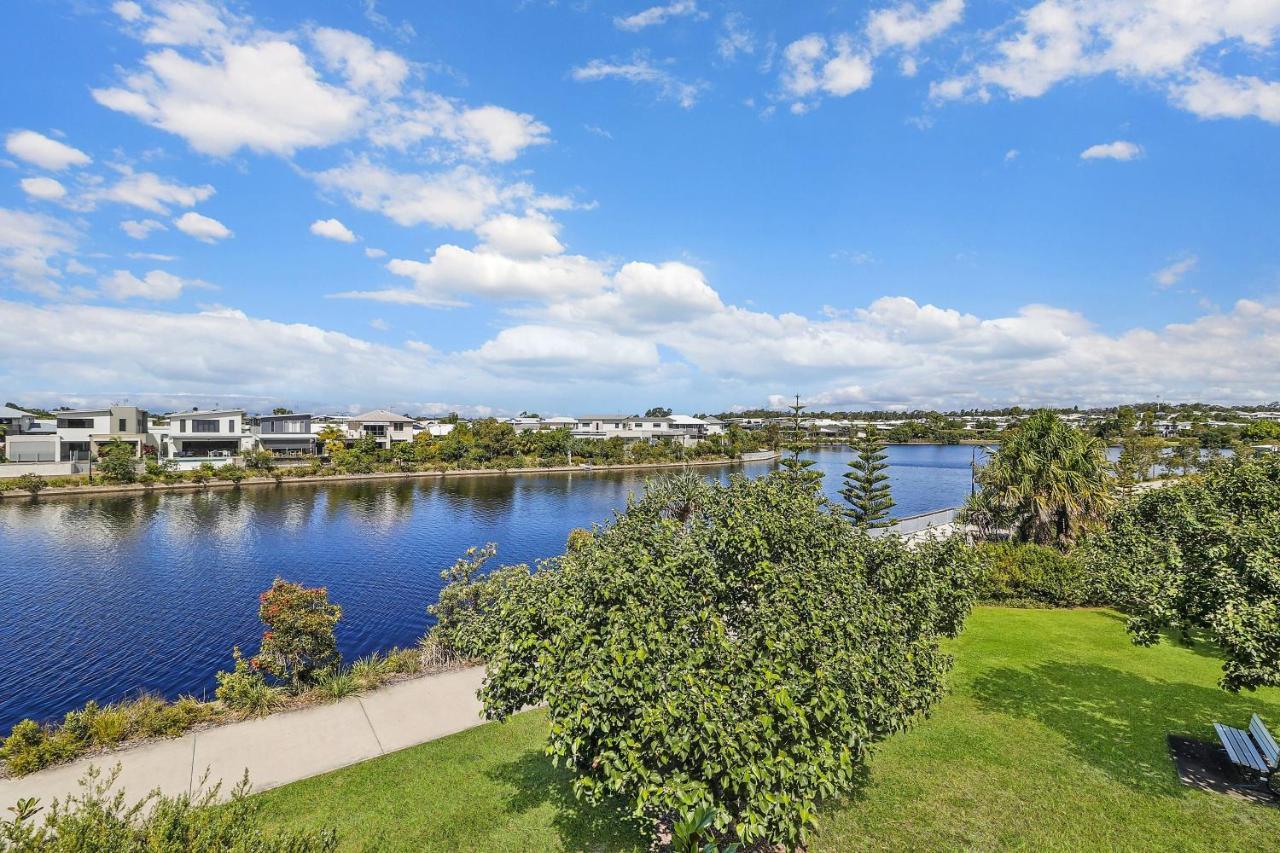 Welcoming Lakeside Getaway With Waterviews, Wifi, Pool & Park Mooloolaba Exterior photo