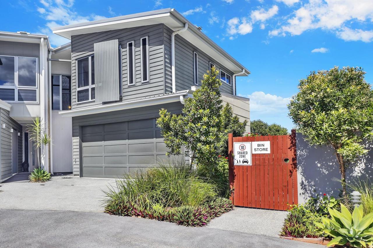 Welcoming Lakeside Getaway With Waterviews, Wifi, Pool & Park Mooloolaba Exterior photo